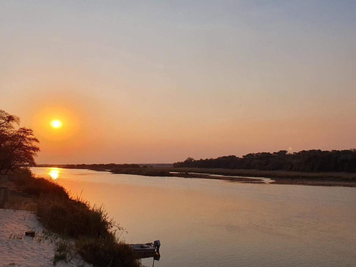 Hakusembe River Campsite Rundu Ngoại thất bức ảnh